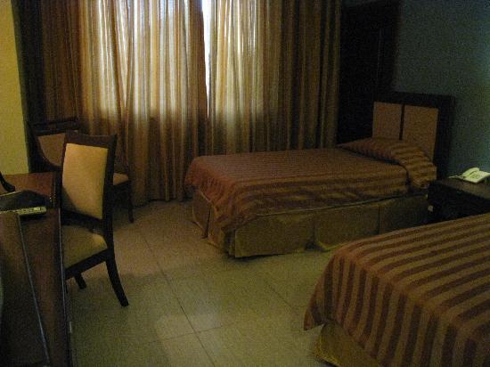 hotel-room-looks-creepy